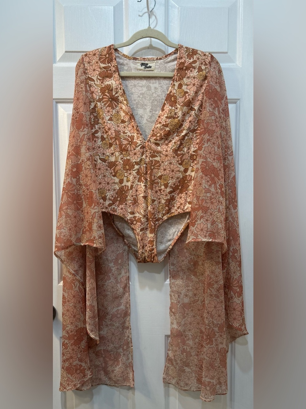 The Hippie Shake Bohemian Flowers Bodysuit Sz M Chiffon Drape Sleeve Gypsy 60's